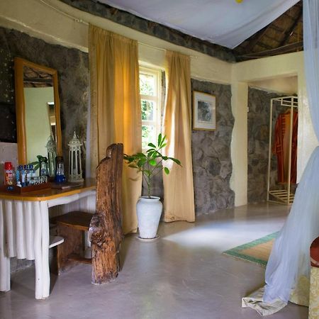 Mbweha Camp Lake Nakuru Elmenteita Bagian luar foto