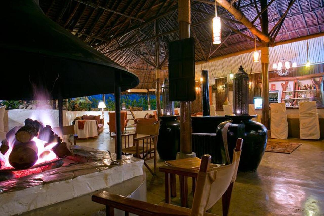 Mbweha Camp Lake Nakuru Elmenteita Bagian luar foto