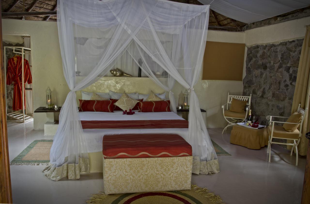 Mbweha Camp Lake Nakuru Elmenteita Bagian luar foto