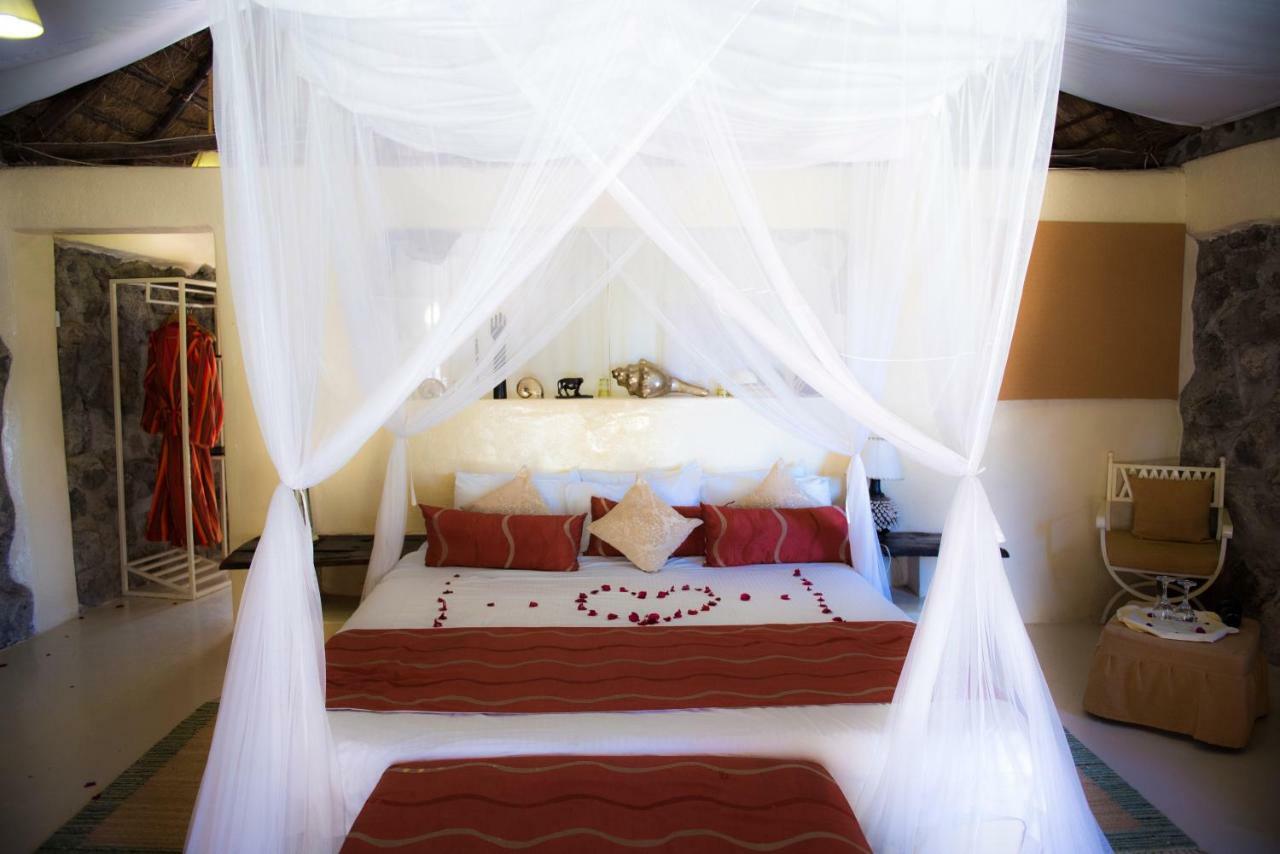Mbweha Camp Lake Nakuru Elmenteita Bagian luar foto